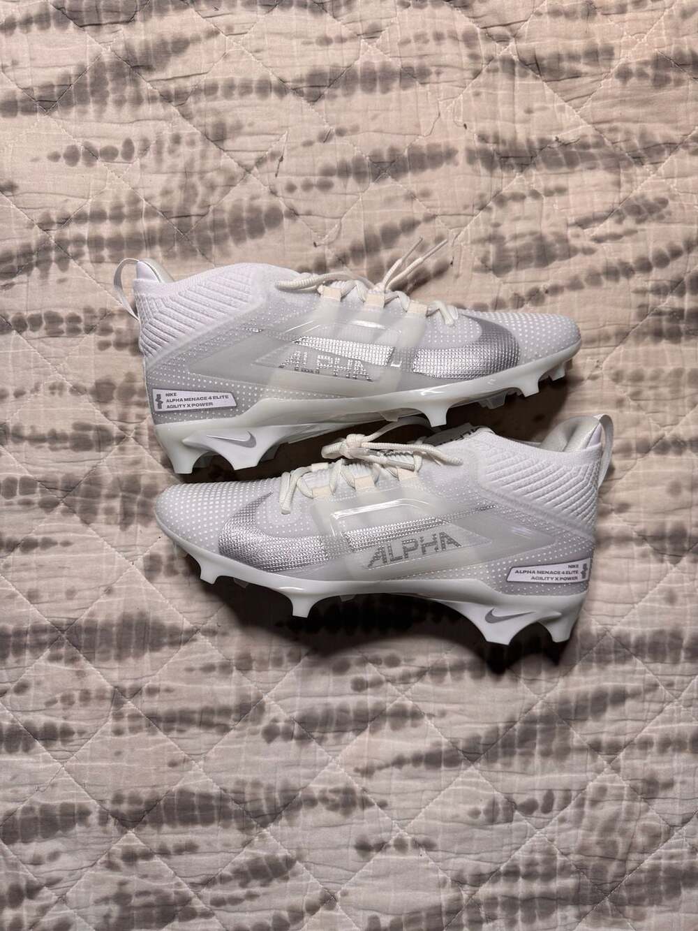 Nike Alpha Menace 4 Elite Football Cleats Men's Size 10 White FD7036-101
